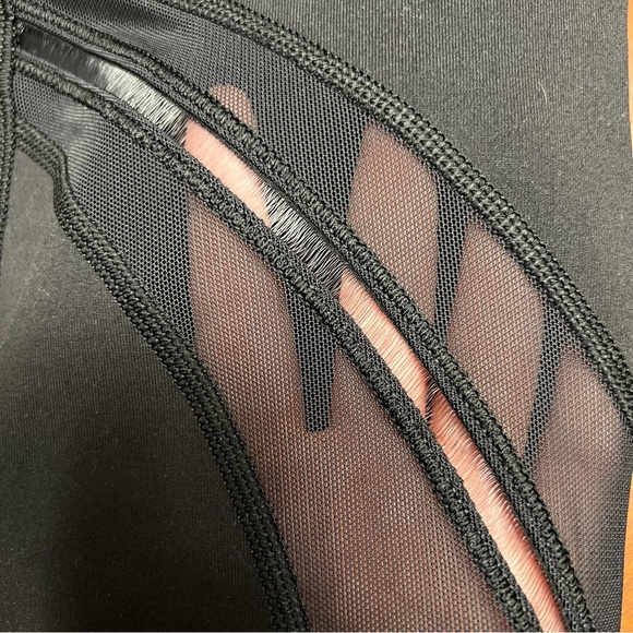 Wunder Under Crop High Rise - Picture 6 of 6